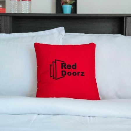 Reddoorz Plus Near Mango Avenue Cebu Exterior foto